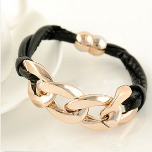 ❤️gorgeous gold chain leather band cuff bracelet